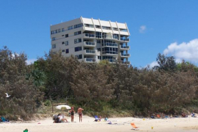 Гостиница 84 The Spit Holiday Apartments  Мулулаба